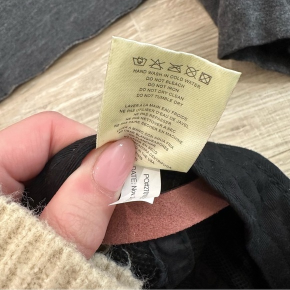 Cool Mom AF sweatshirt & tank top bundle - Picture 8 of 12